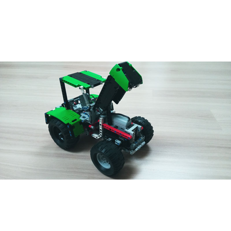 Urban Farming Agriculture - MOC-80667 アーバンファーム農業用中型トラクター ビルディングブロックモデル 563 パーツ クリエイティブ