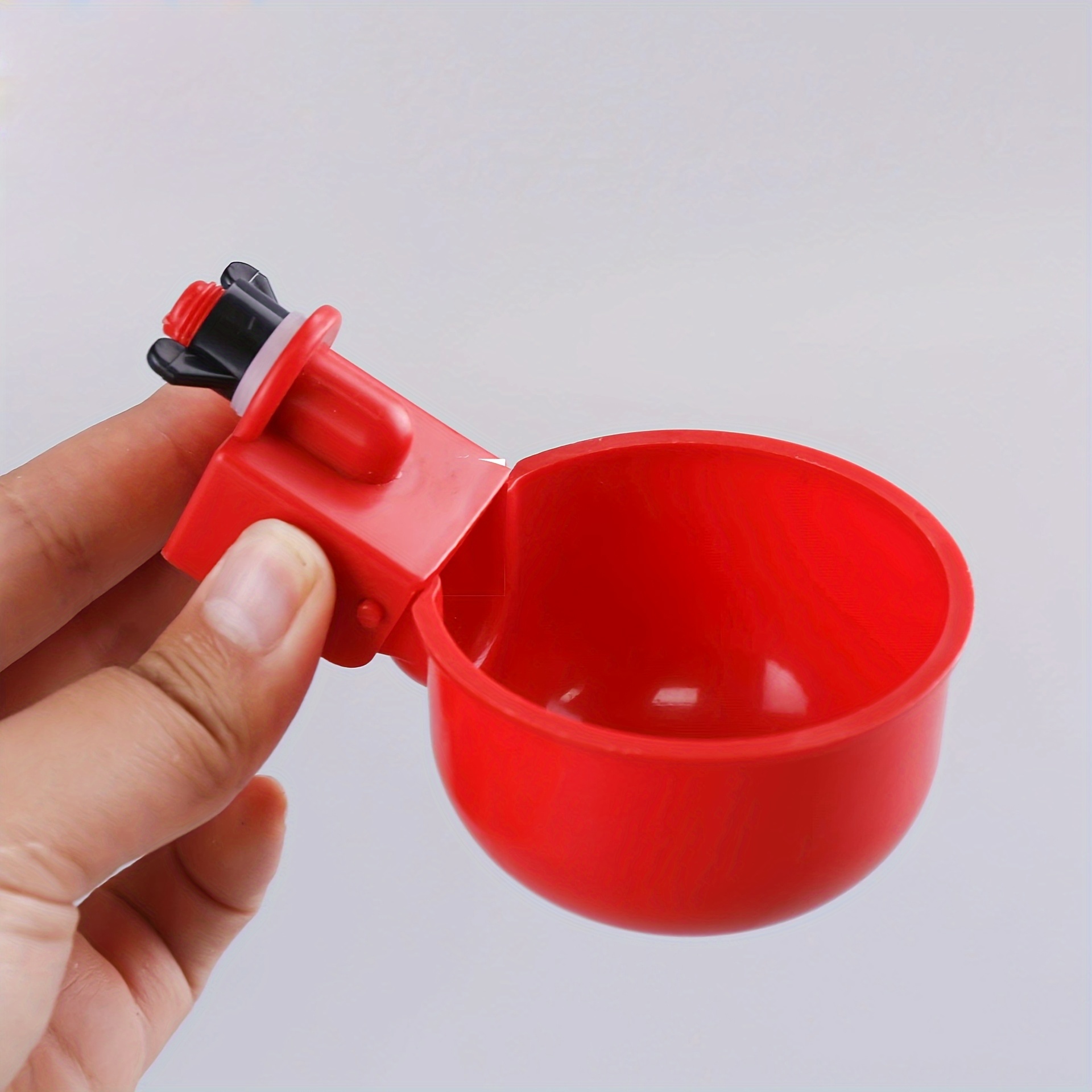 5個セット自動家禽給水器セット、赤いプラスチック製鶏用給水器 - Chicken Nipple Drinker のレビューと価格